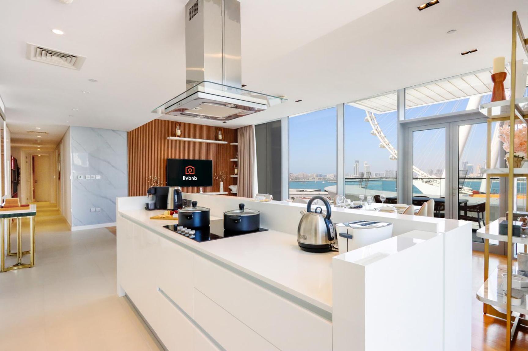 Livbnb - Alluring 3br Maid's With Sea & Ain View Apartment
